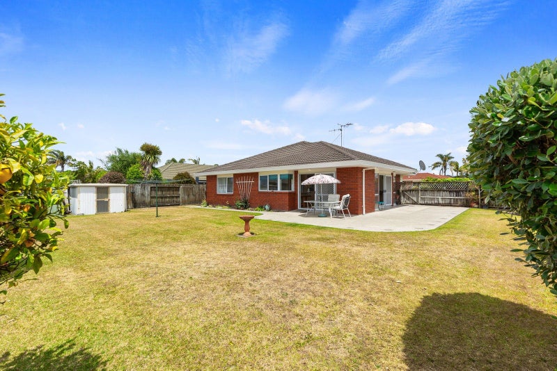 11 Beachlands Place, Papamoa Beach, Papamoa - Carousel 1