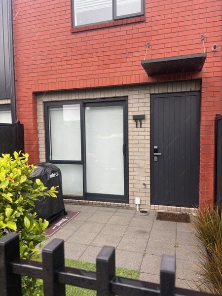 11/7 Boyd Avenue, Mangere Bridge, Manukau City, Auckland - Carousel 1