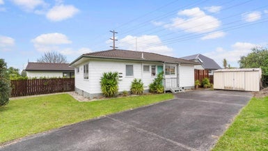41 Meadowood Drive, Unsworth Heights, Auckland - Carousel 1