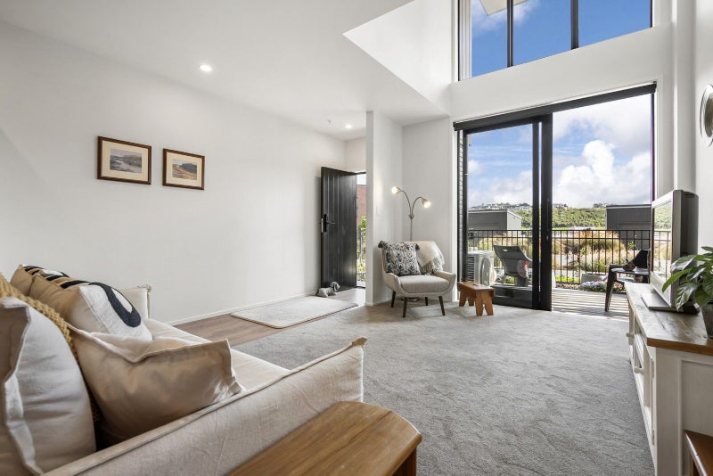 8/18 Karengo Street, Long Bay, Auckland - Carousel 2