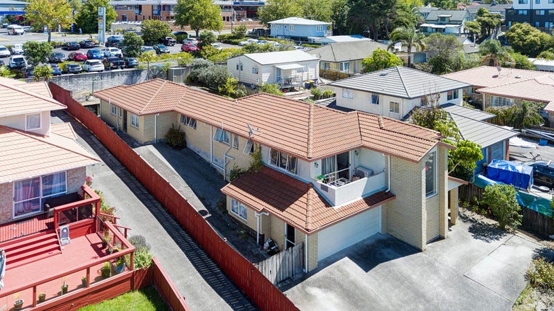 15 Millstream Drive, Henderson, Auckland - Carousel 1