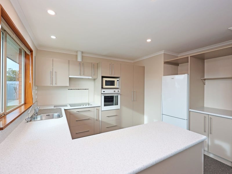 27 Hannah Place, Holmes Hill, Oamaru - Carousel 2