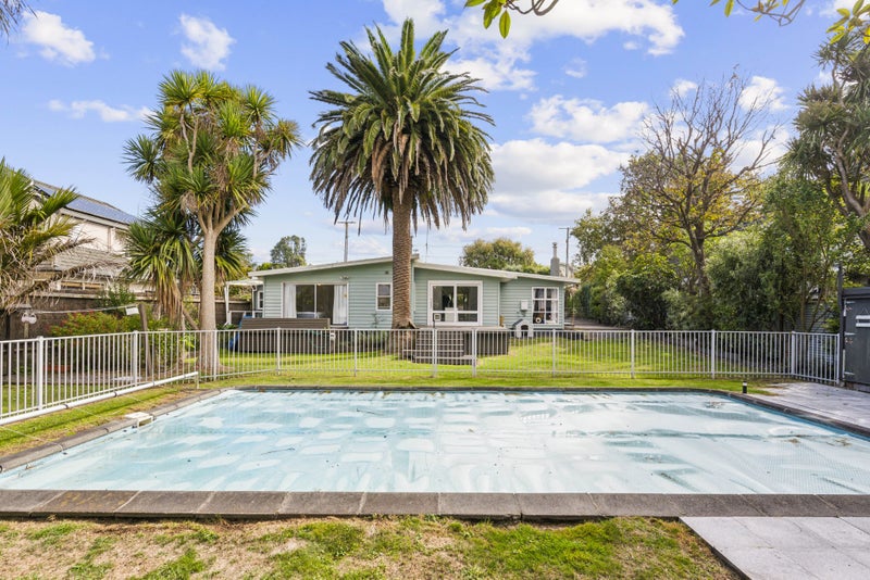 36 Golf Road, Paraparaumu Beach, Paraparaumu - Carousel 1