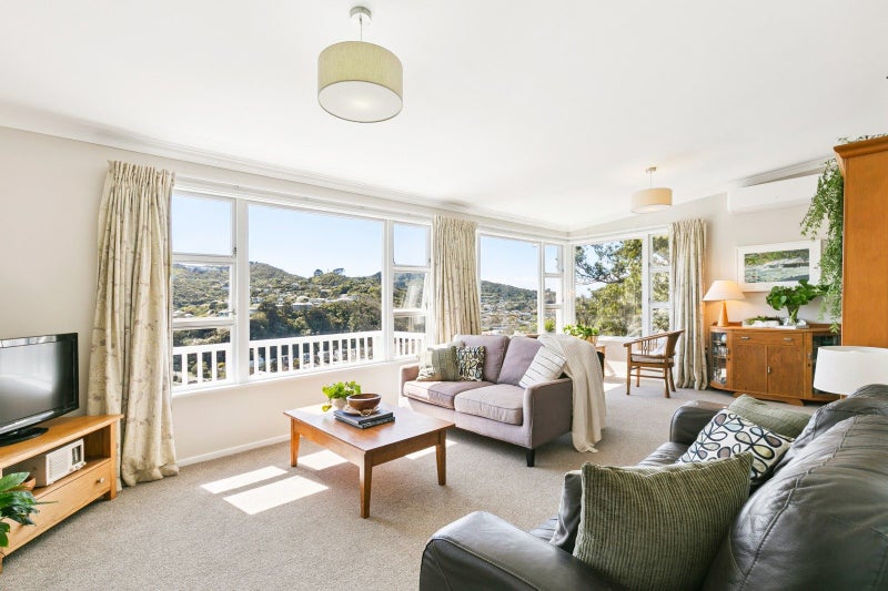 57 Collier Avenue, Karori, Wellington - Carousel 2