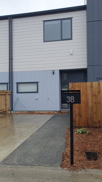 38 Clay Works Lane, New Lynn, Auckland - Carousel 1