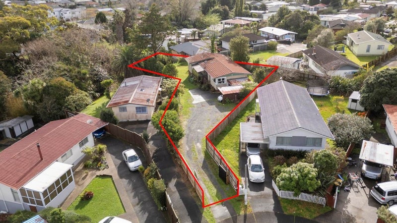 29 Mawney Road, Henderson, Auckland - Carousel 1