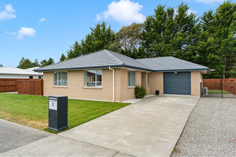 8 Maple Grove, Solway, Masterton - Carousel 1