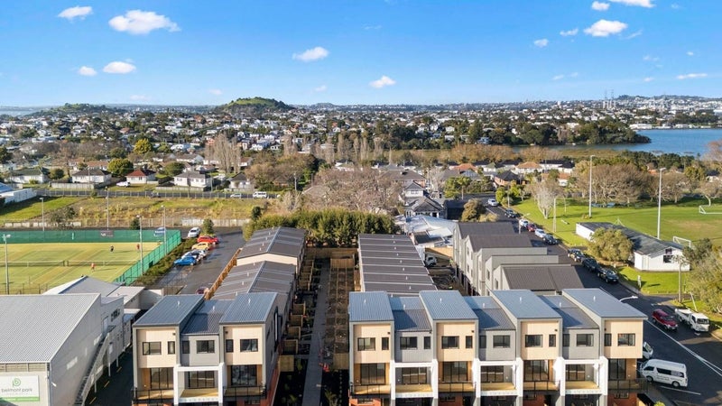 2/1D Rosyth Avenue, Bayswater, Auckland - Carousel 1