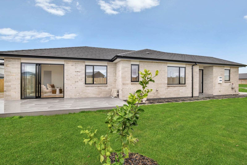 18 Taurangawaka Road, One Tree Point - Carousel 2