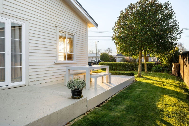 14 Bains Avenue, Hamilton East, Hamilton - Carousel 2