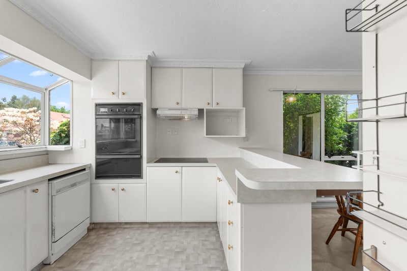 1/5 Cottesmore Close, Burnside, Christchurch - Carousel 2