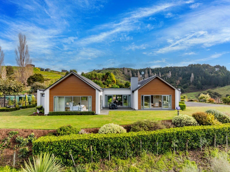 37 Lopdell Lane, Waikere, Hastings - Carousel 24