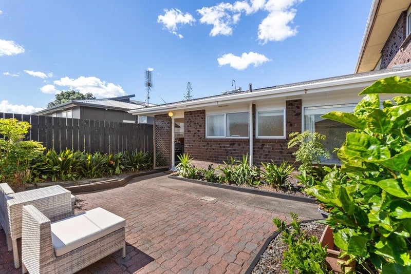 1/83 Centreway Road, Orewa, Orewa - Carousel 2