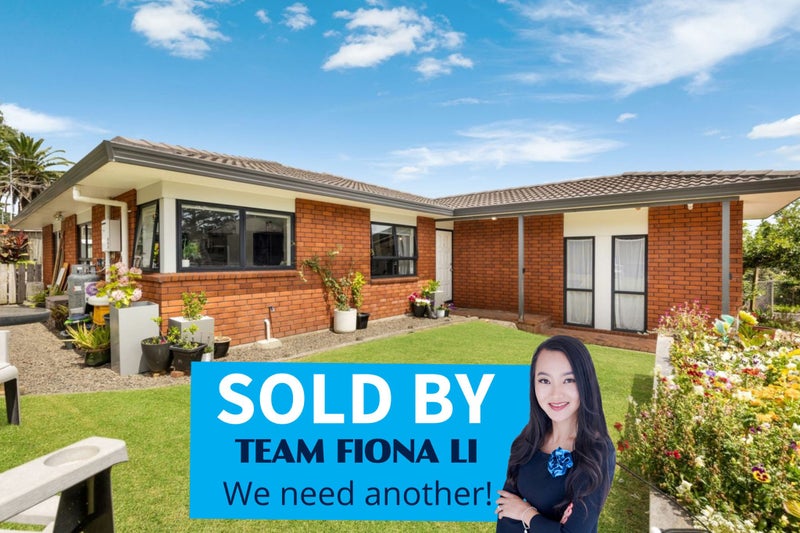 2/8 Lochend Place, Highland Park, Auckland - Carousel 1