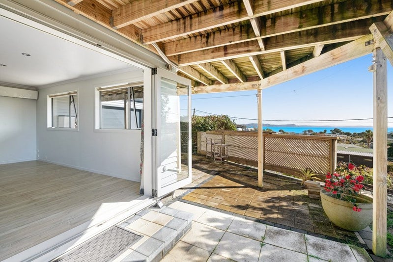 25 Kauri Road, Stanmore Bay, Whangaparaoa - Carousel 2