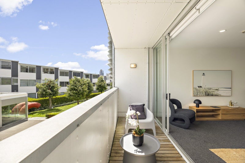 2B/12 Fisher-Point Drive, Freemans Bay, Auckland - Carousel 2