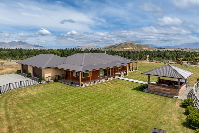 15 The Drive, Twizel - Carousel 2