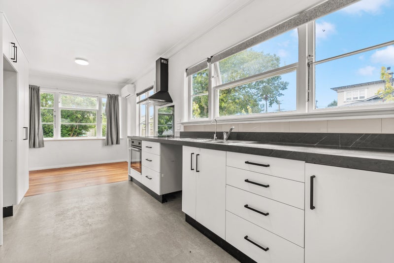 21 Victoria Street, Carterton - Carousel 2