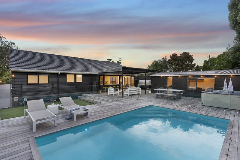 19 Weybridge crescent, Glen Innes, Auckland - Carousel 1