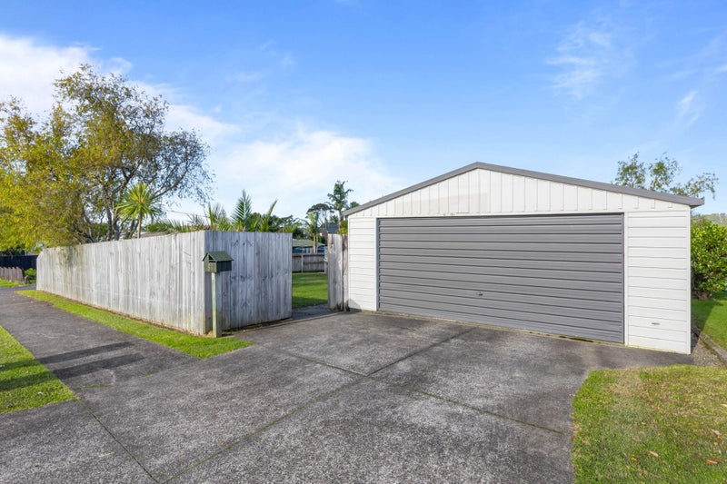 84 Glengarry Road, Glen Eden, Auckland - Carousel 2