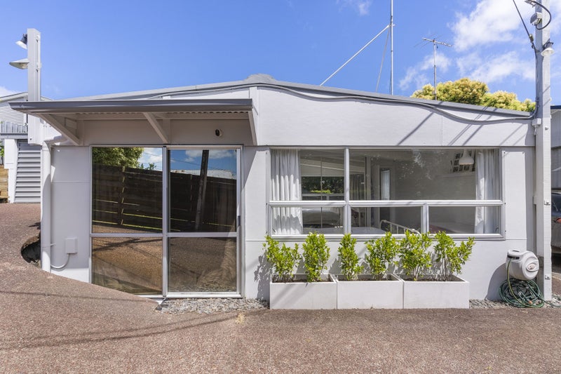 2/58 Birkdale Road, Birkdale, Auckland - Carousel 1