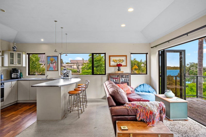 4 Twin Wharf Road, Herald Island, Auckland - Carousel 2