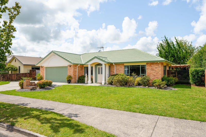 49 Cairns Crescent, Rototuna, Hamilton - Carousel 1