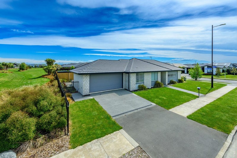 37 Eastfield Drive, Lincoln, Lincoln - Carousel 2