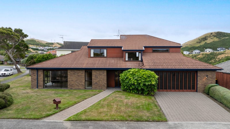 34 Burbank Crescent, Churton Park, Wellington - Carousel 2