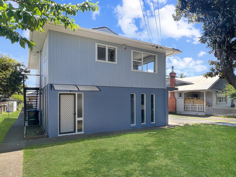 1/41 Kingsway Avenue, Sandringham, Auckland - Carousel 1