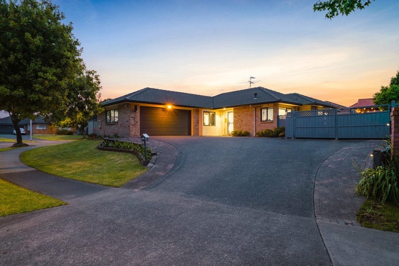 31 Montilla Place, Manurewa, Auckland - Carousel 1