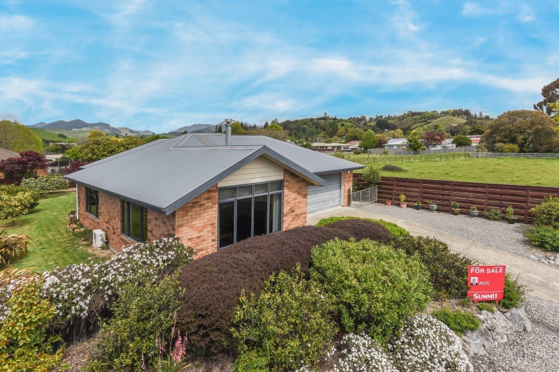 61 Lord Auckland Road, Wakefield - Carousel 1
