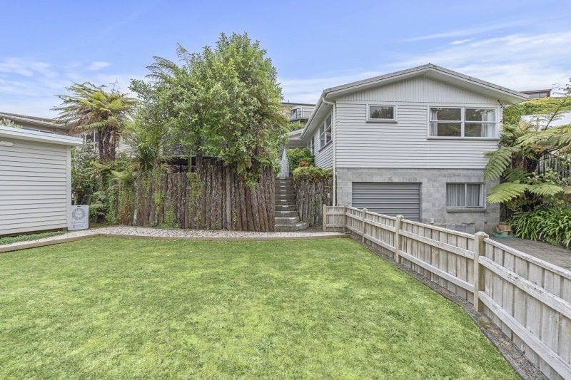 19 Rossiter Crescent, Lynmouth, New Plymouth - Carousel 2