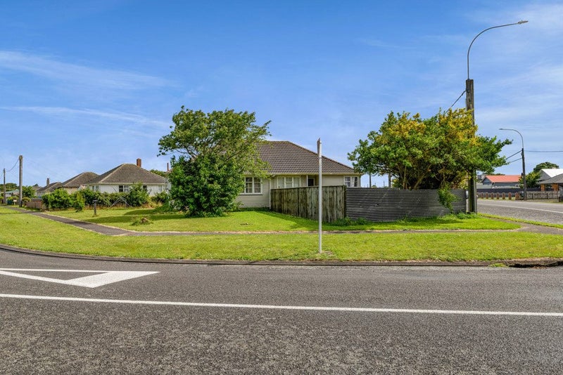 2 Laurent Vc Street, Hawera - Carousel 11