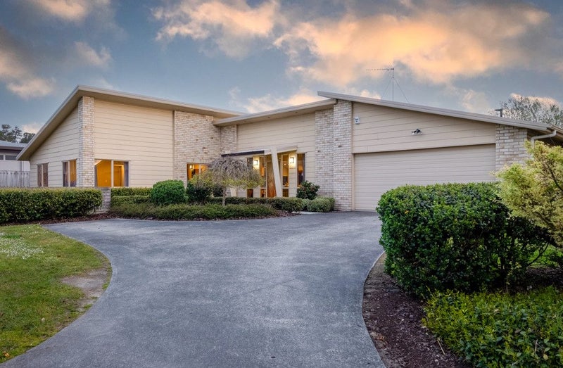 14 MacCallum Court, Rototuna, Hamilton - Carousel 1