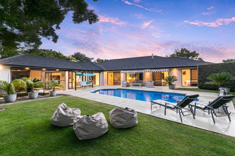 21A Wainoni Heights, Greenhithe, Auckland - Carousel 1