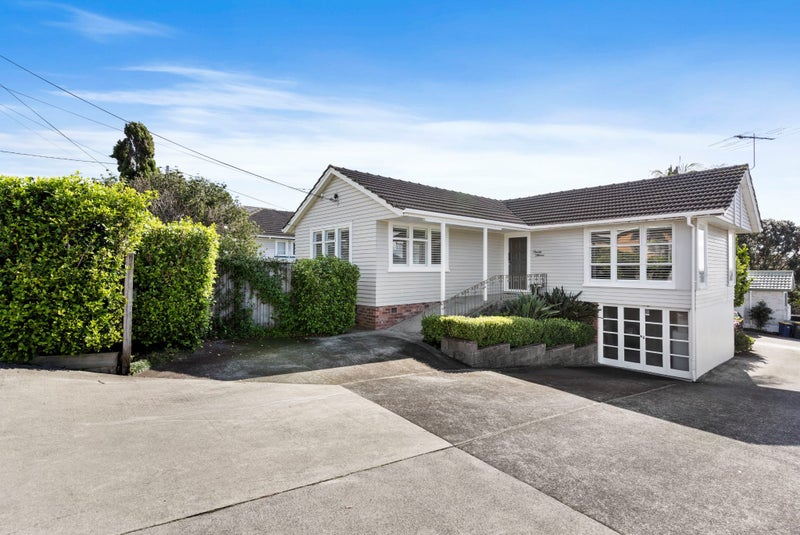 1/43 Raleigh Road, Northcote, Auckland - Carousel 1