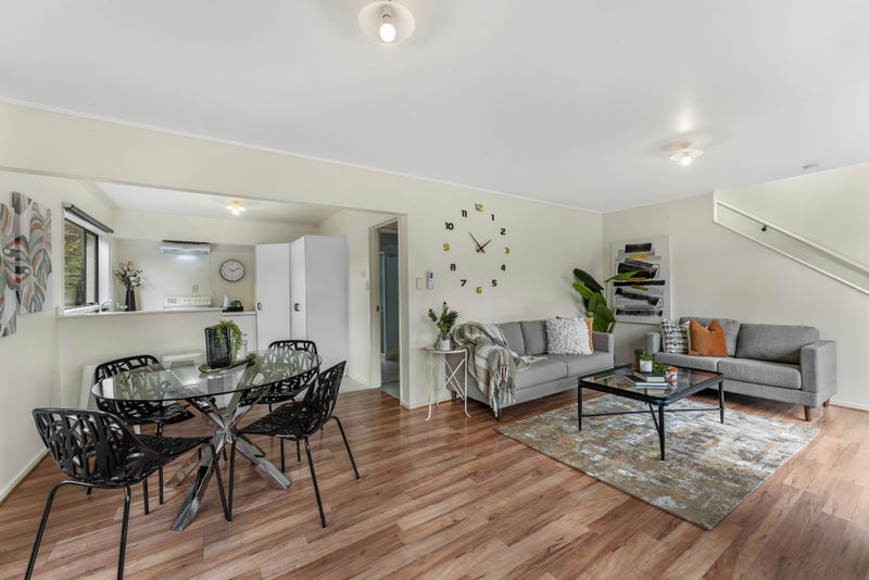 15B Panorama Road, Mount Wellington, Auckland - Carousel 2