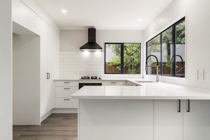 2/35 Highgrove Lane, Totara Vale, Auckland - Carousel 1