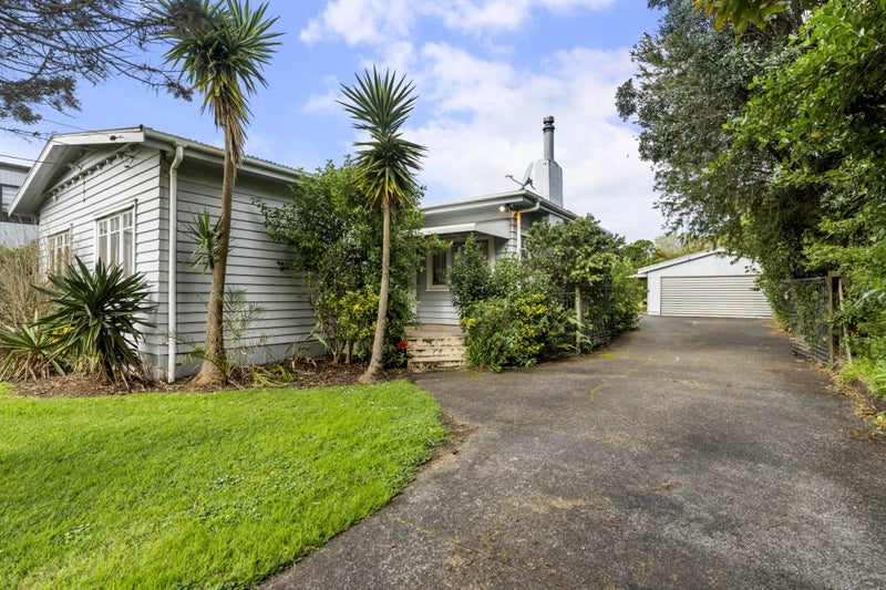 93 Lynwood Road, New Lynn, Auckland - Carousel 1