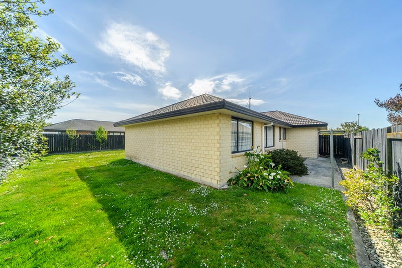 4 Boston Parade, Kelvin Grove, Palmerston North - Carousel 2