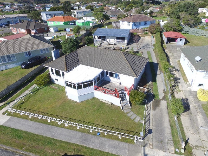 20 Astrolabe Street, Cannons Creek, Porirua - Carousel 1