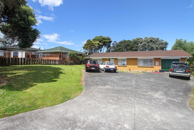 30 Faith Bullock Place, New Lynn, Auckland - Carousel 2