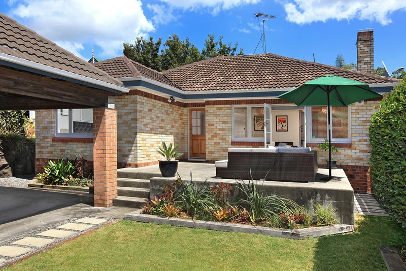 9 Sainsbury Road, Mount Albert, Auckland - Carousel 1