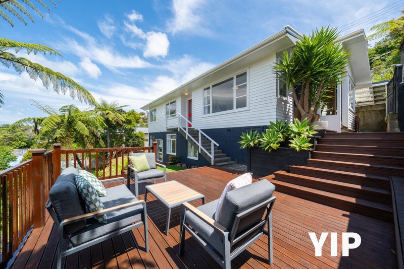 7 Innes Way, Newlands, Wellington - Carousel 1