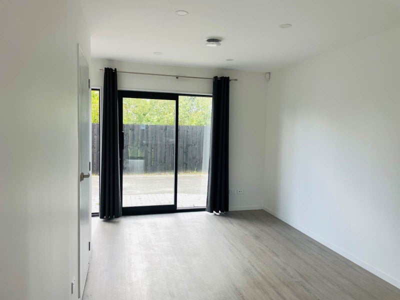 2/20 Metcalfe Road, Ranui, Auckland - Carousel 2