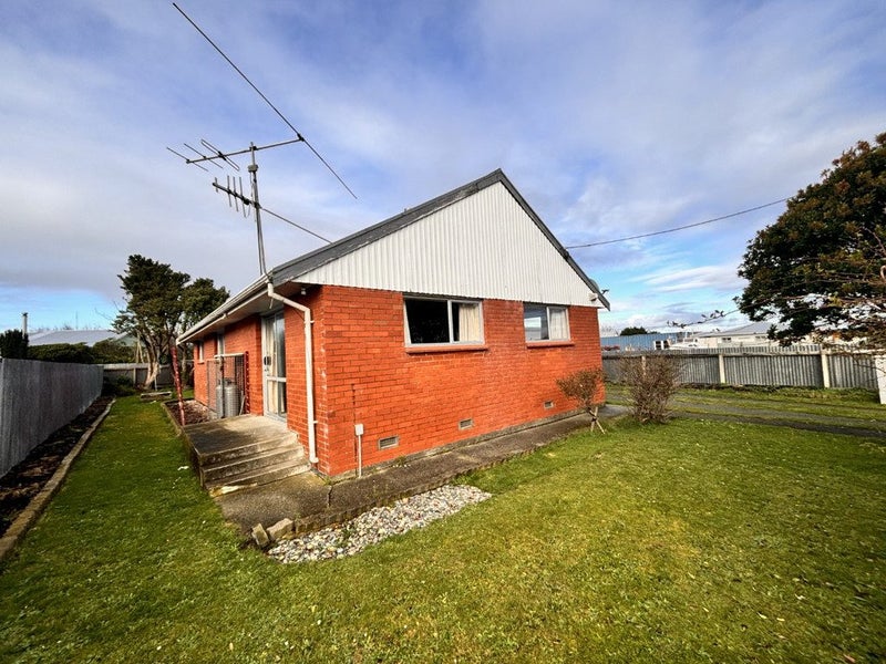 51 Frome Street, Clifton, Invercargill - Carousel 1