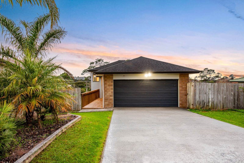 45 Bradnor Meadows Drive, Swanson, Auckland - Carousel 1