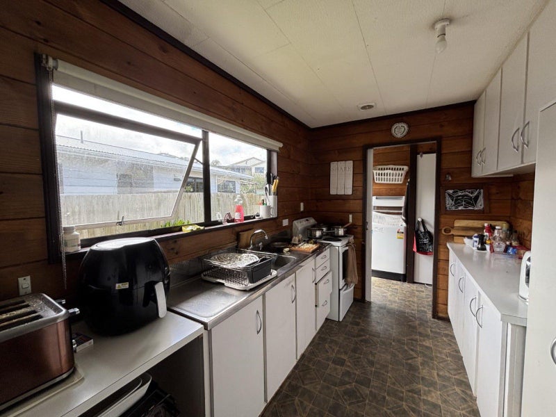 50 Treadwell Street, Springvale, Whanganui - Carousel 2