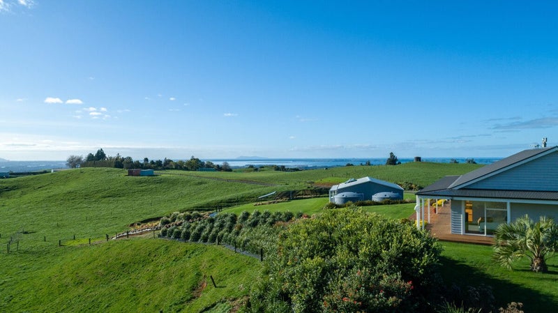 854 Wright Road, Katikati - Carousel 1